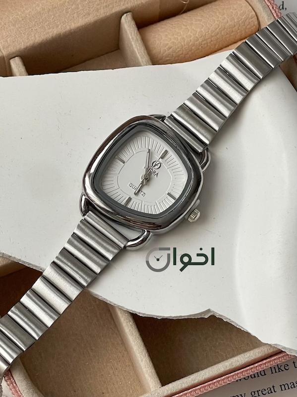 ساعت فلورا دفرمه