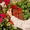 کیف چرم طبیعی اسپرت دست دوز آلا مدل شهرزاد