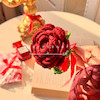 شاخه گل رز زرشکی