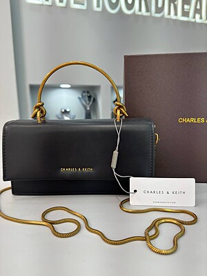 کیف برند  Charles & Keith