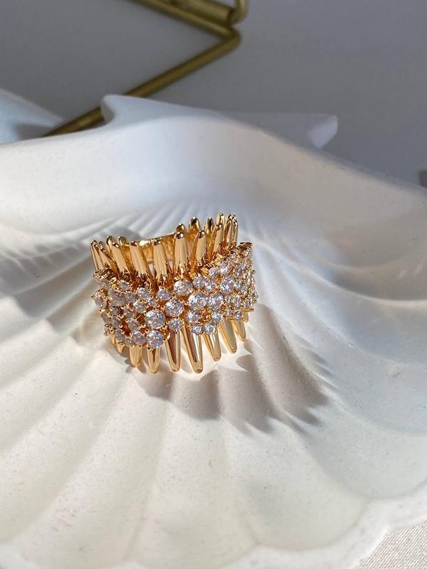 انگشتر طرح طلا