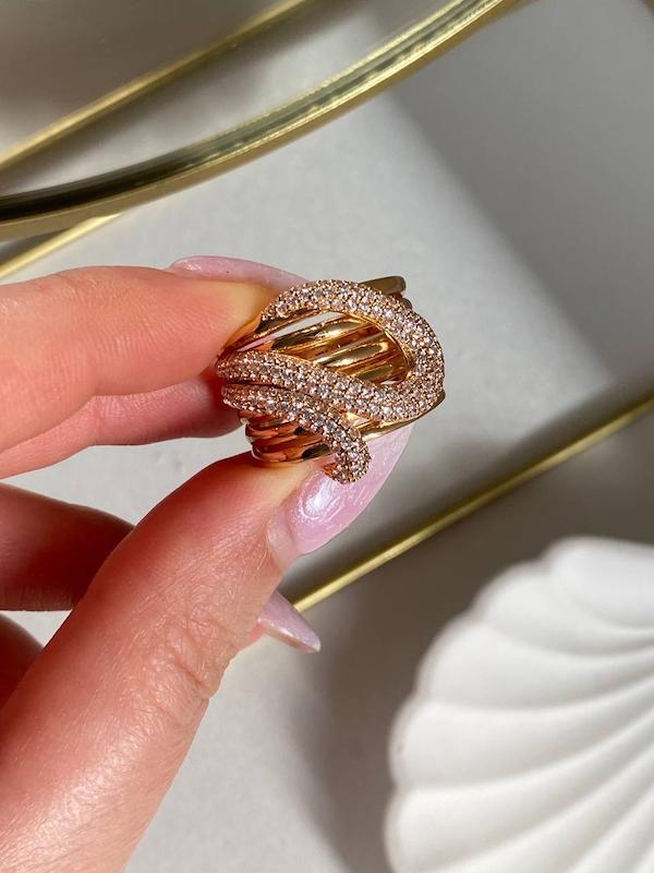 انگشتر طرح طلا