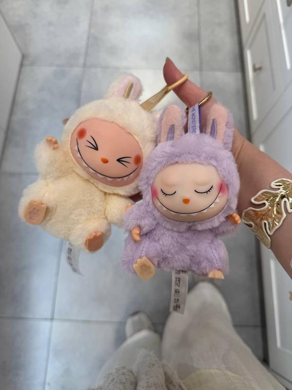 لبولبو have a seat