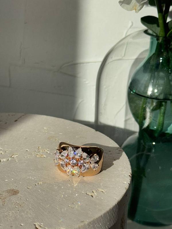 انگشتر طرح طلا