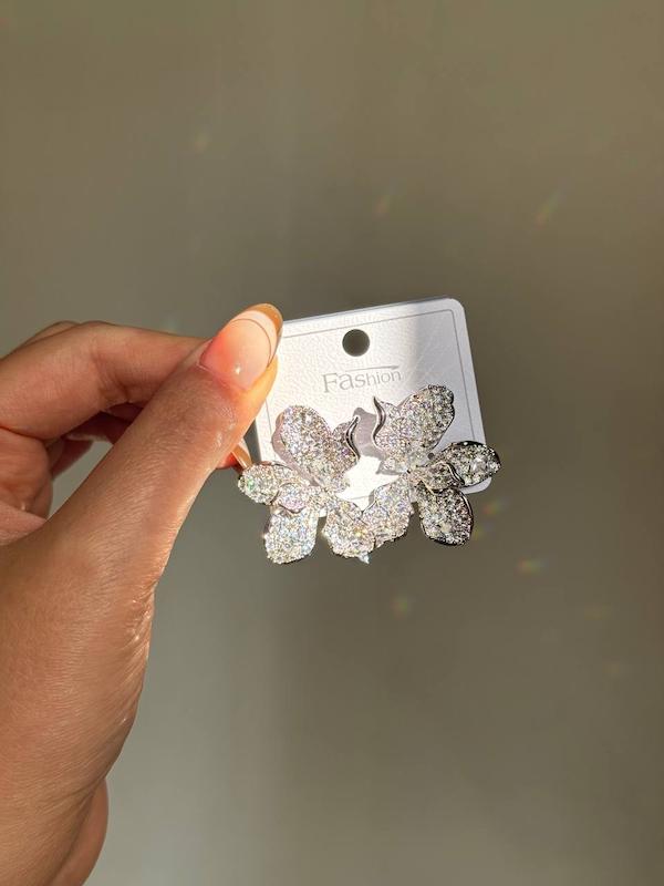 گوشواره جواهری طرح گل خمیده