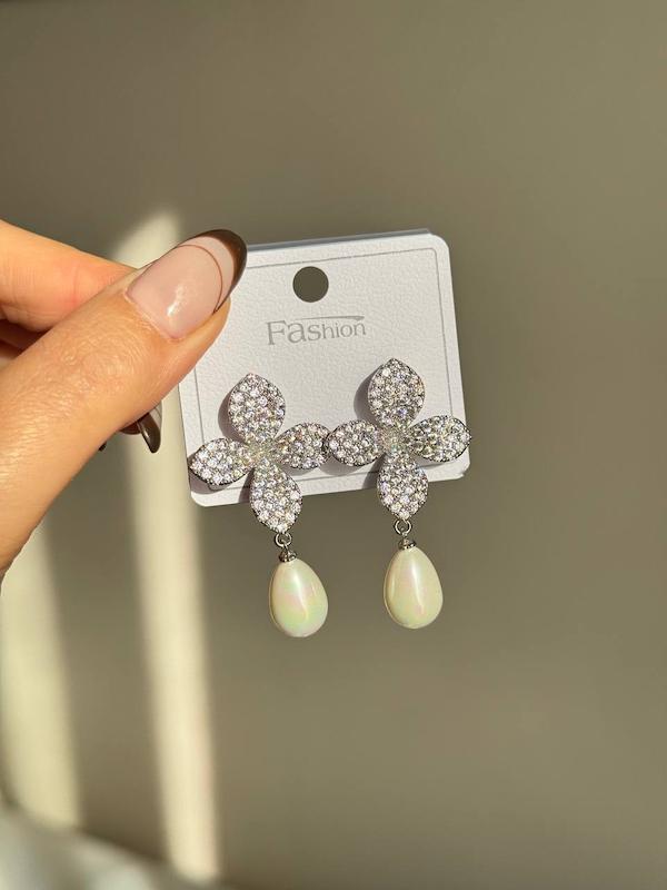 گوشواره جواهری طرح گل آویز مروارید سایز کوچیک