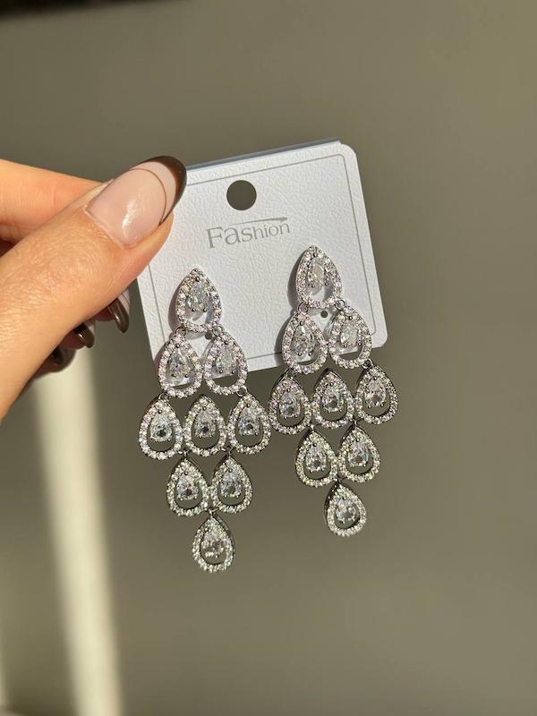 گوشواره جواهری طرح اشک آبشاری