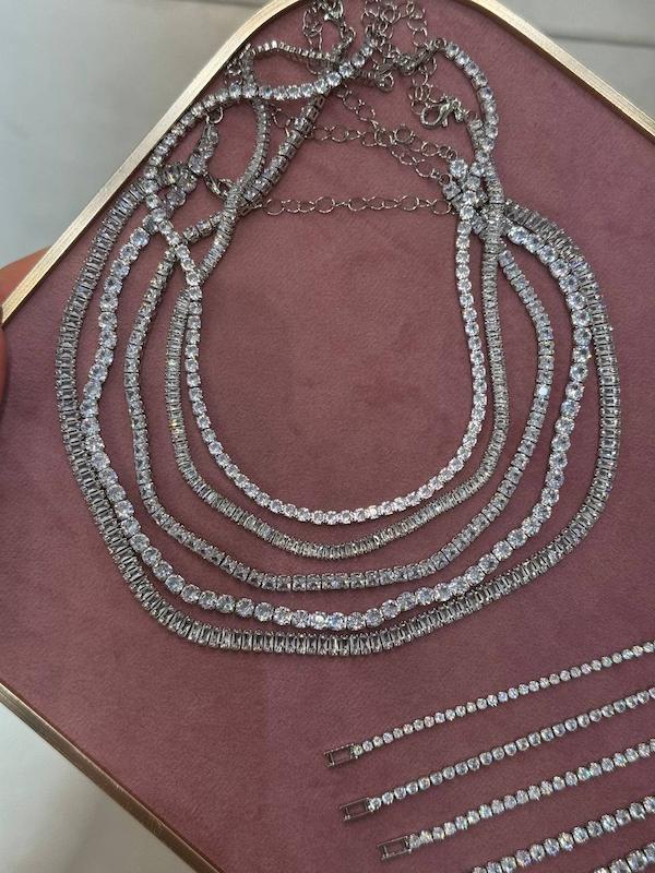 گردنبند تنیسی