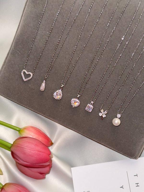 گردنبند نگین دار سیلور