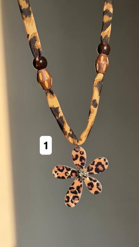 گردنبند پارچه ای پلنگی