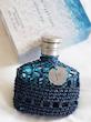 عطر Artisan Blu جان وارواتوس مردانه با رایحه‌ای خنک، سبز و مرکباتی؛ ترکیبی از برگاموت، ریحان، اسطوخودوس و نت‌های چوبی