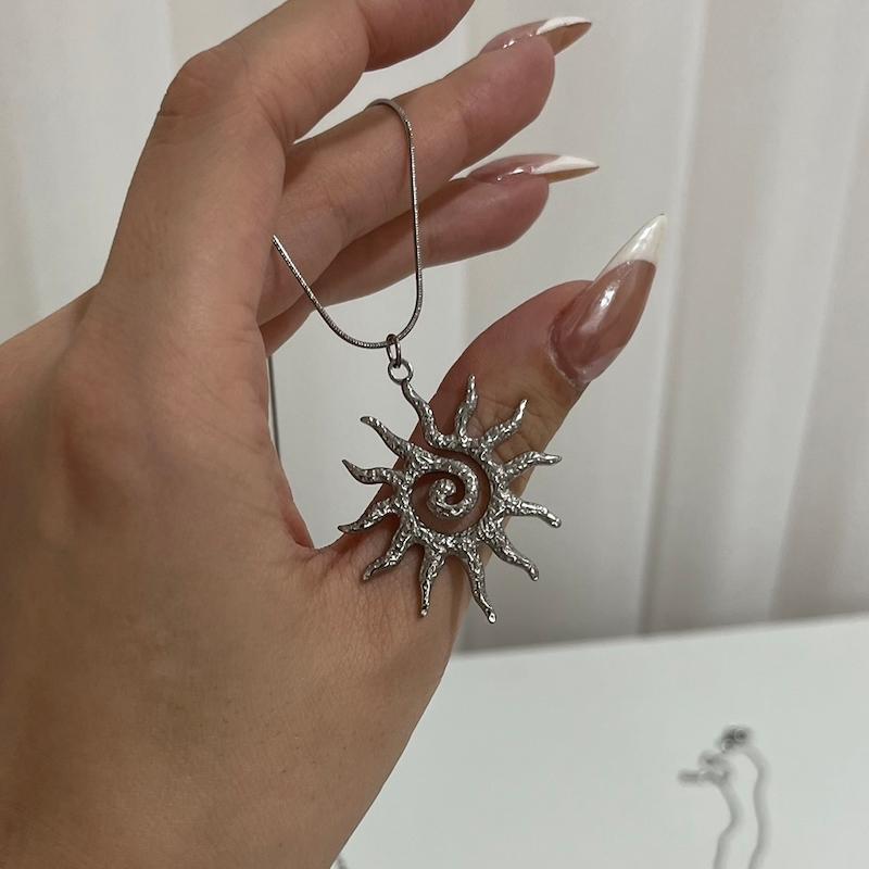گردنبند خورشید