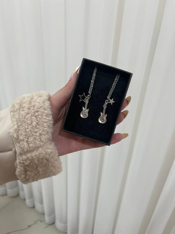 گردنبند گیتار