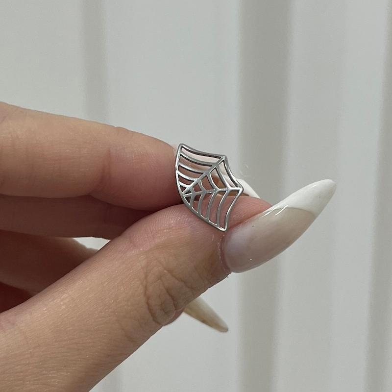 پیرسینگ تار عنکبوت