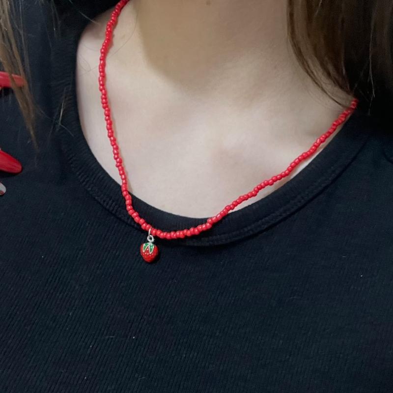گردنبند منجوقی توتفرنگی🍓
