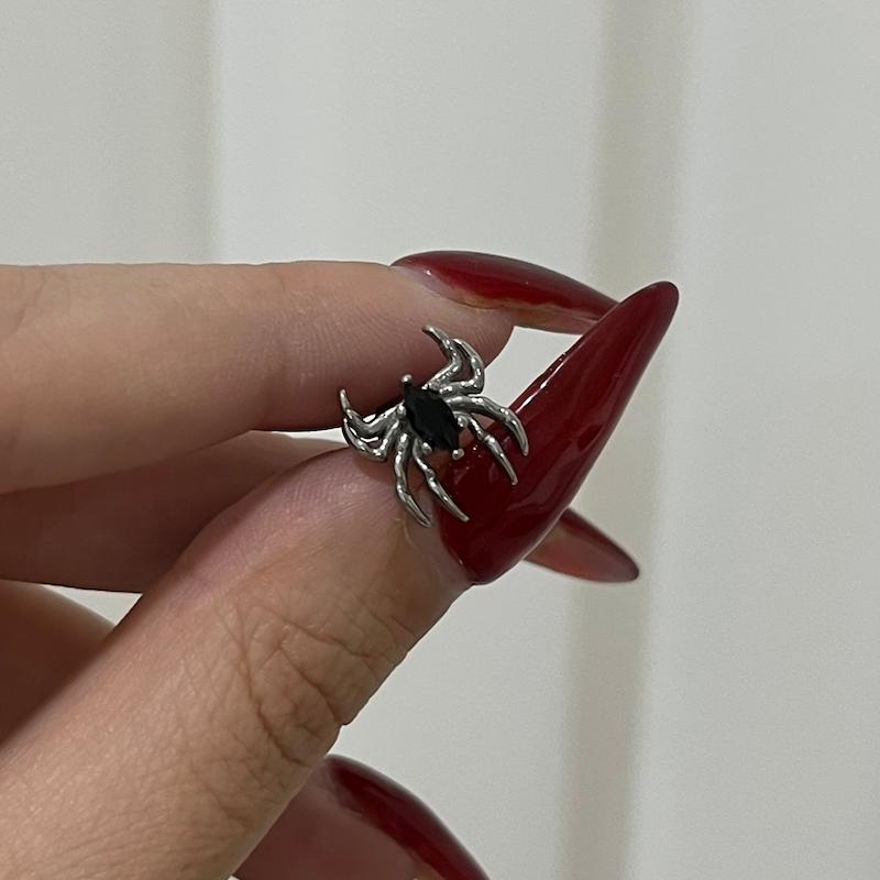 پیرسینگ عنکبوت🕷️
