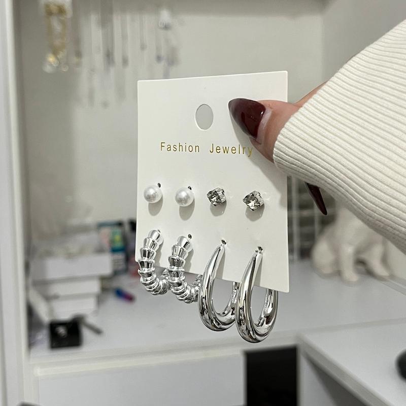 پک گوشواره اقتصادی