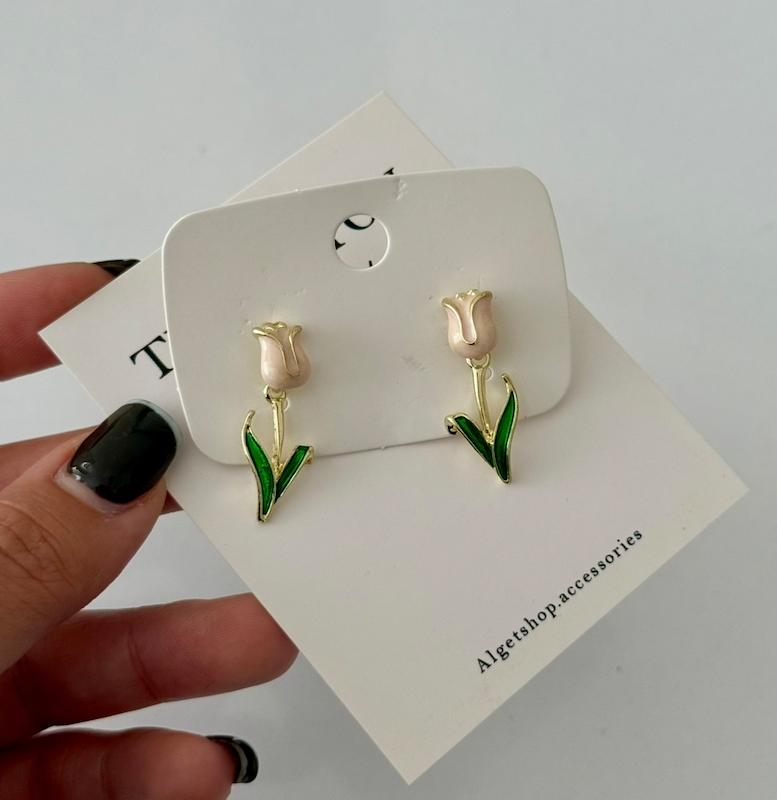 گوشواره مینیمال گل لاله 