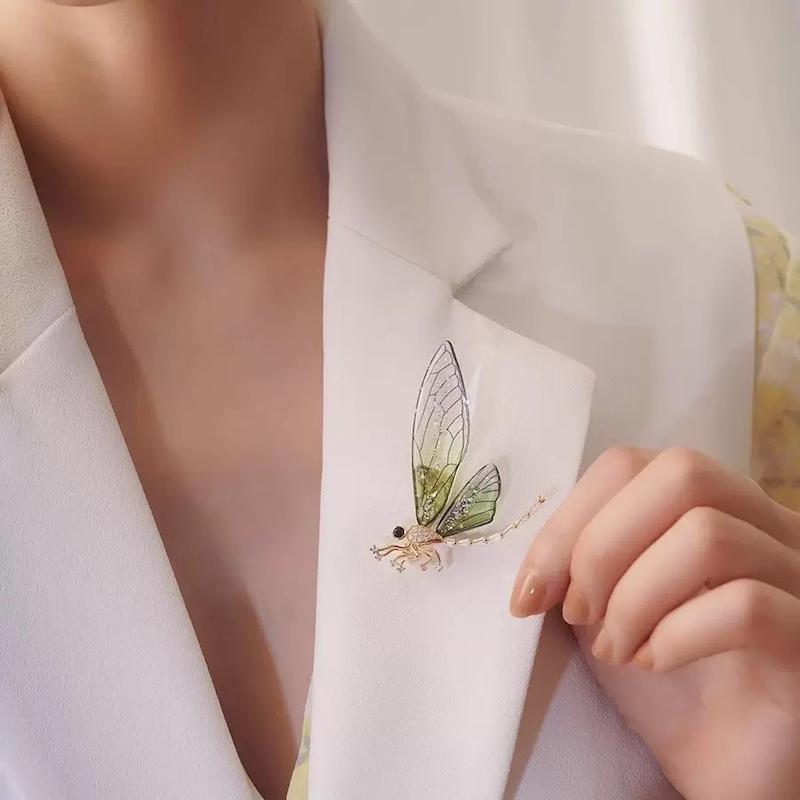 گل سینه کریستالی سنجاقک 