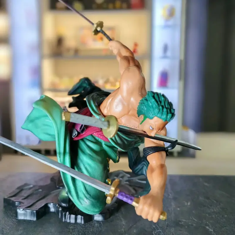 فیگور زورو مدل سه شمشیر