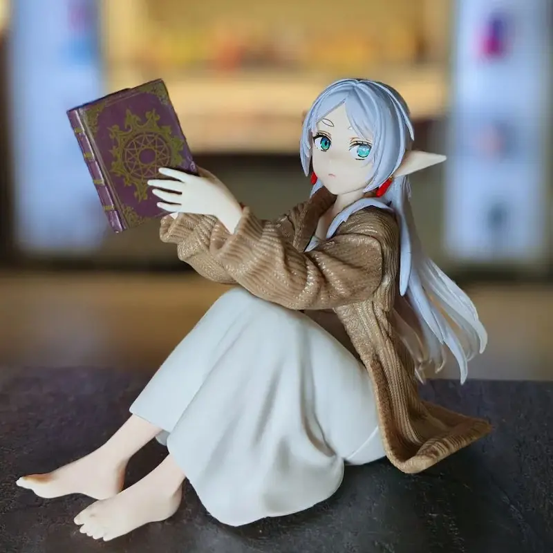 فیگور فریرن با کتاب