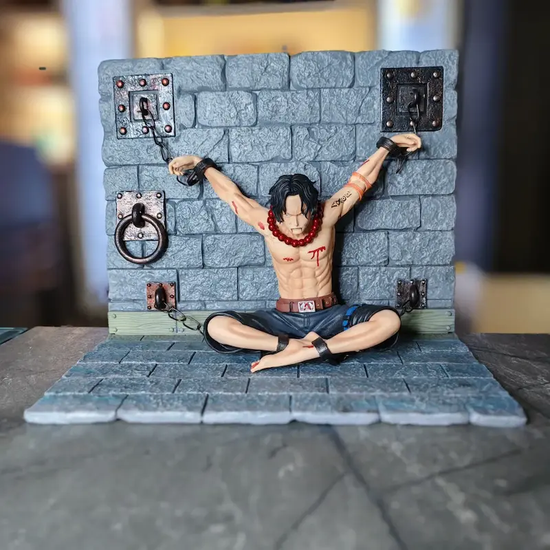 فیگور ایس در زندان از انیمه وان پیس