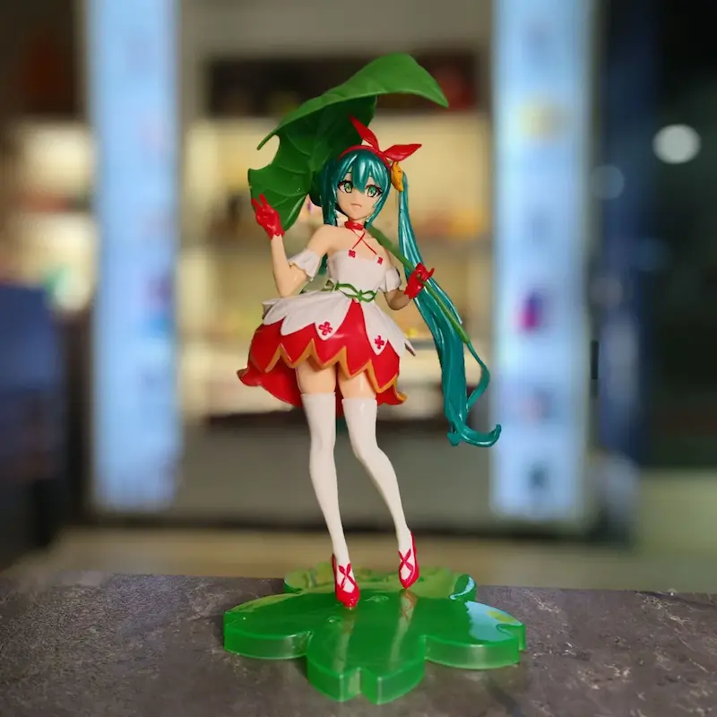 فیگور هاتسونه میکو مدل برگدار