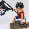 فیگور لوفی با پرچم از انیمه وان پیس Monkey D. Luffy