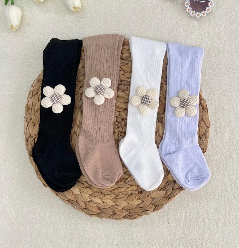 جوراب شلواری گل بابونه 🌼کد۹۹۶۰