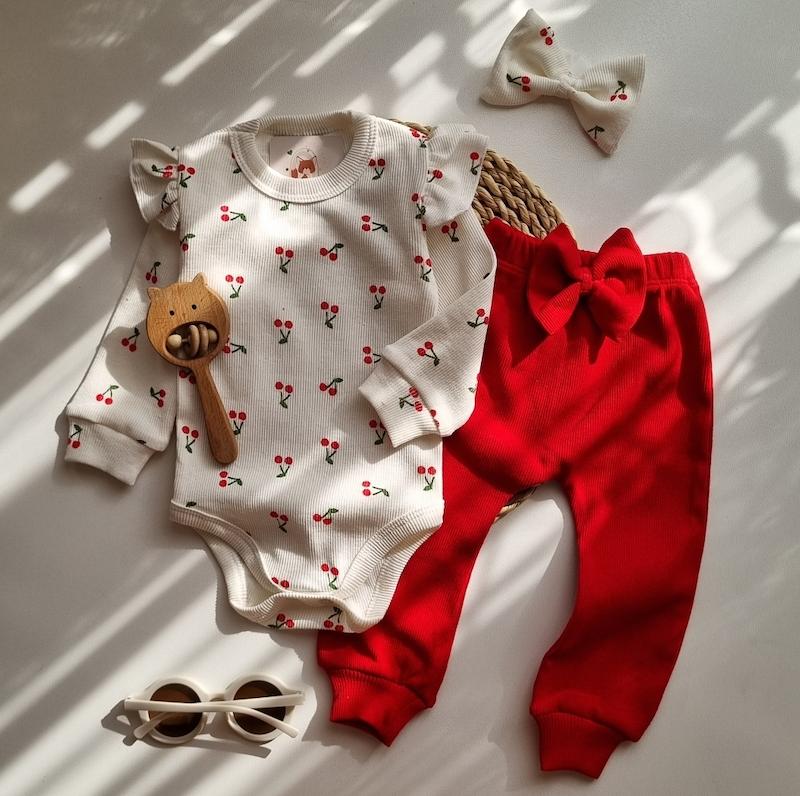 سه تیکه آلبالویی 🍒