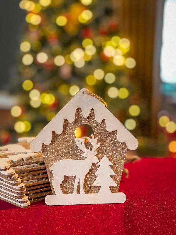 آویز چوبی خونه