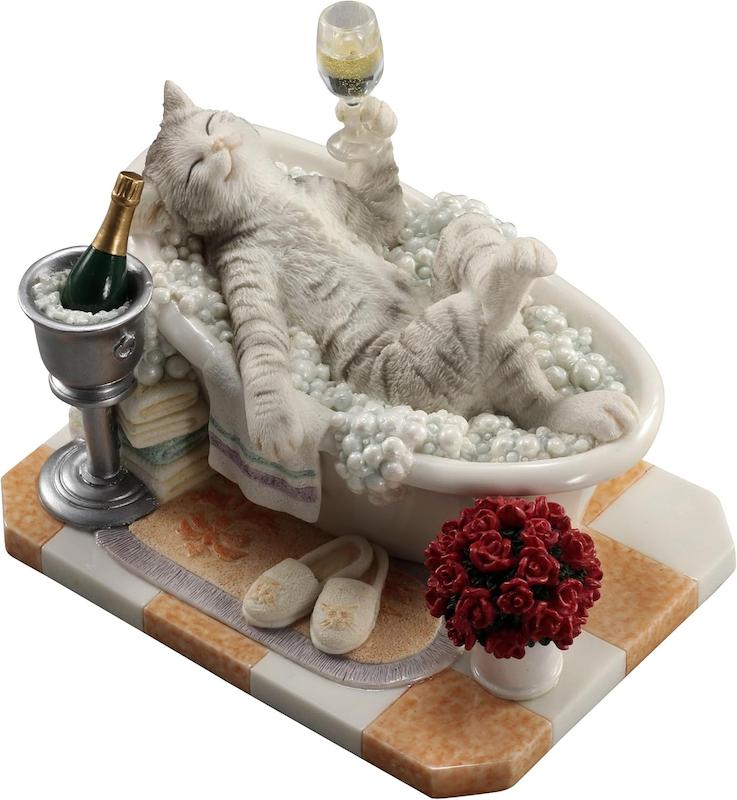 مجسمه دکوری Veronese Design – «گربه حبابی در وان» 