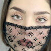 از رو به رو با فاصله نزدیک