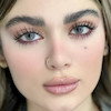 از رو به رو با فاصله نزدیک