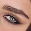 عکس تک چشمی از نزدیک با نور رینگ لایت