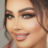 با میکاپ و نور رینگ لایت