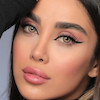 عسلی روشن با کمی ته مایه سبز طوسی