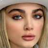 از رو به رو با نور طبیعی
