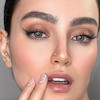 عکس لنز از روبرو با نور رینگ لایت