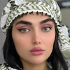 عکس از روبررو با میکاپ و نور طبیعی