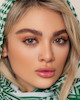 عکس از روبررو با میکاپ و نور رینگ لایت