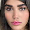 از رو به رو با فاصله نزدیک