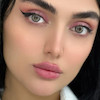 عکس از روبررو با میکاپ و نور طبیعی