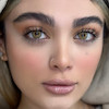 از رو به رو با فاصله نزدیک