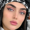 از رو به رو با فاصله نزدیک