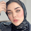 عکس از روبررو با میکاپ و نور طبیعی