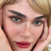 از رو به رو با فاصله نزدیک