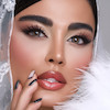 عکس از روبررو با میکاپ و نور رینگ لایت