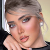 عکس از روبررو با میکاپ و نور رینگ لایت