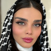 عکس از روبررو با میکاپ و نور طبیعی
